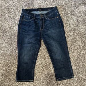 Judy blue Capris size 7/28